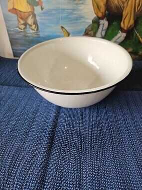 Vintage Enamel Bowl White 10.5 in. diameter (G1)
